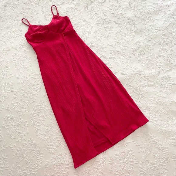 NWOT Lulus View and I Bright Red Tie-Back Faux-Wrap Midi Dress XSmall - Picture 2 of 8
